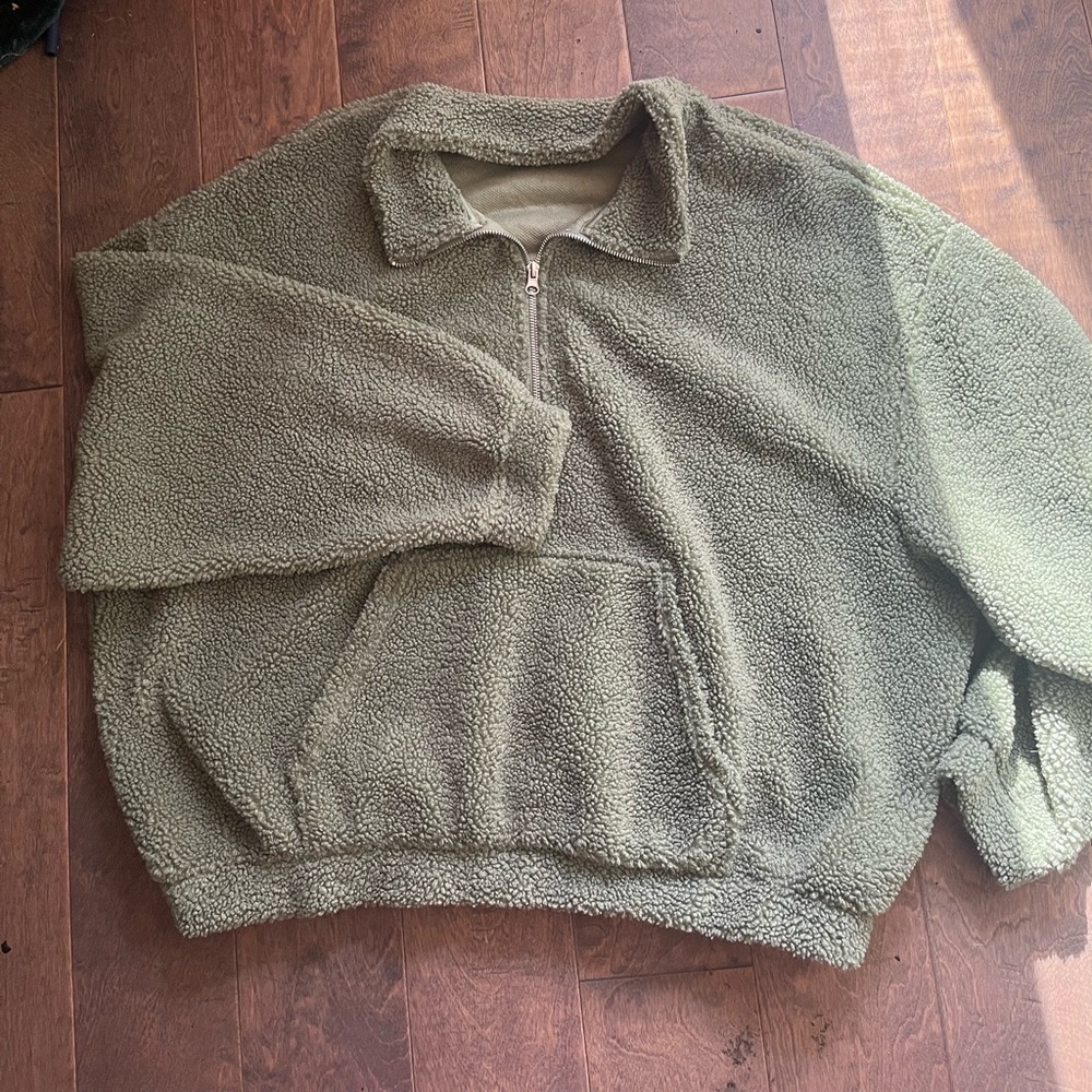 Divide pull-over